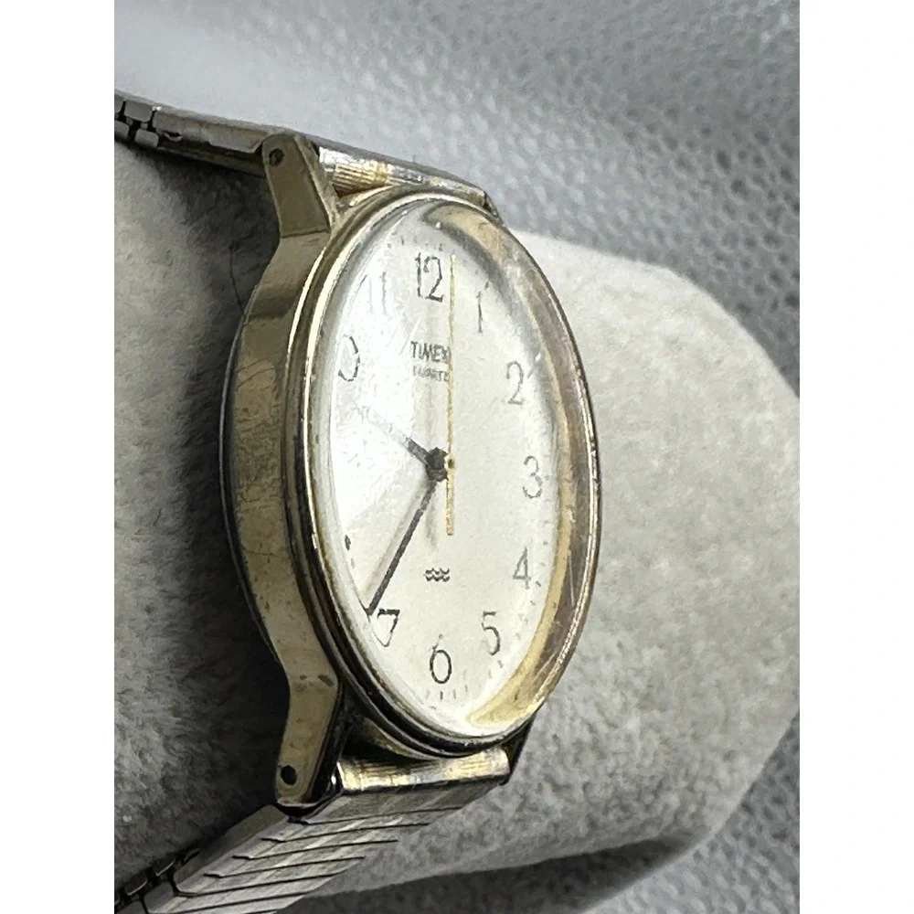 Vintage 1994 Timex Mens New Battery B8 32MM 6.5